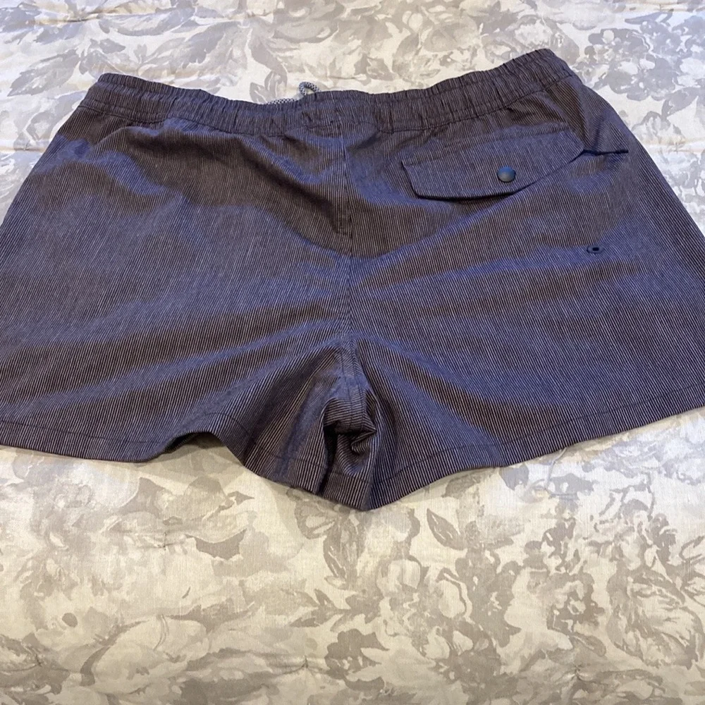 NWOT Athleta 2.5” Board Short - Picture 9 of 10